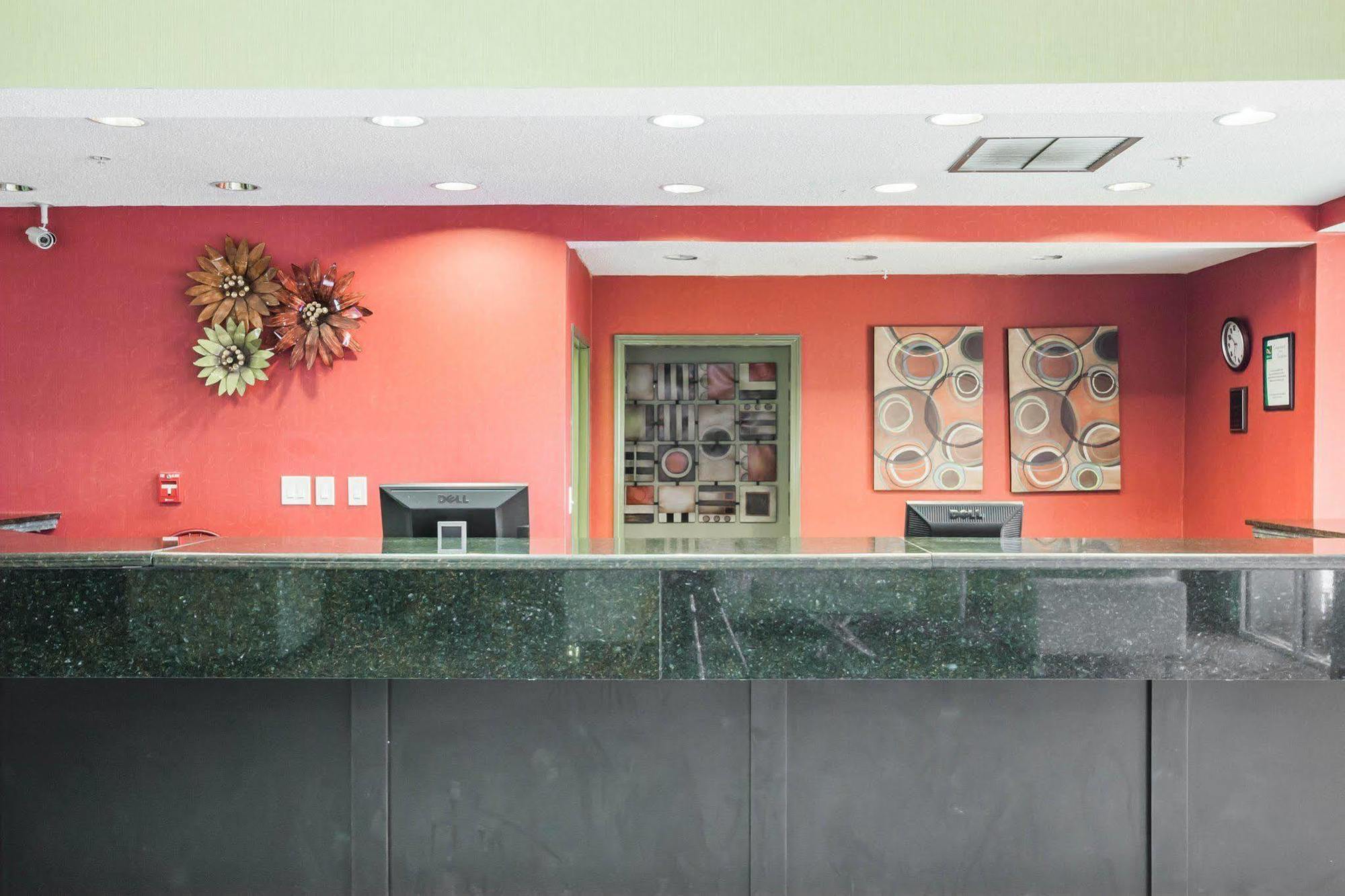 Quality Suites Memphis/ Wolfchase Galleria Exterior foto